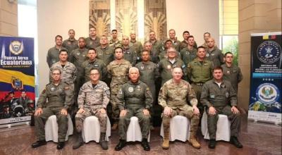 Delegados de Fuerzas Armadas reunidos en Quito el 16 de abril de 2024.