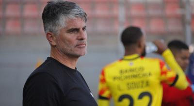 Diego López, técnico de Barcelona SC, durante un partido por Copa Libertadores frente a Cobresal, el 2 de abril de 2024.