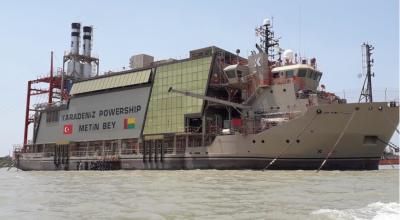 Un barco generador de Karpowership provee de electricidad a Guinea-Bisáu​, el 23 de abril de 2019.