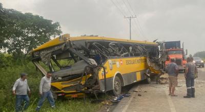 Un bus escolar se accidentó en Naranjal, el 24 de abril de 2024.