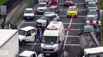 Accidente de tránsito ocurrido en la avenida Panamericana, en Quito, el pasado 3 de mayo de 2024.