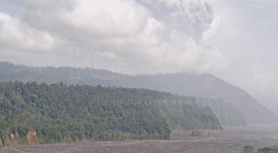 Imagen del Sangay del 22 de abril, captada por cámaras del Instituto Geofísico.