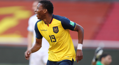 Gonzalo Plata celebra su gol ante Uruguay por Eliminatorias, el martes 13 de octubre de 2020.