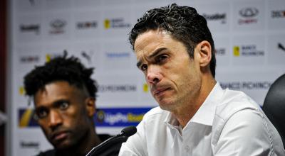 Josep Alcácer, técnico de Liga de Quito, durante una rueda de prensa.