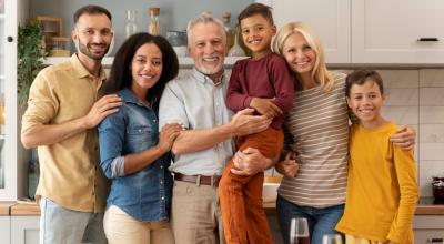 Imagen referencial de una familia en el comedor de una vivienda, el 15 de mayo de 2024.