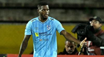 El delantero panameño de Universidad Católica, José Fajardo, celebra después ante Unión La Calera, por la Copa Sudamericana, el 9 de mayo de 2024.