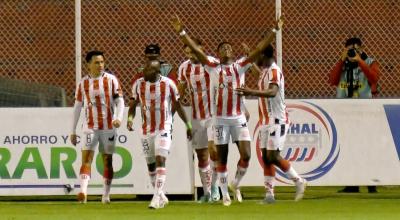 Técnico Universitario celebra su gol ante Imbabura, por LigaPro, este 6 de mayo de 2024.