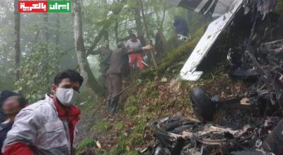 Rescatistas llegan a la zona en que se estrelló el helicóptero en que viabaja el presidente, el 20 de mayo de 2024.