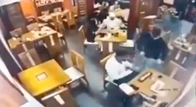 Robo de restaurante en Cumbayá fue captado en video.
