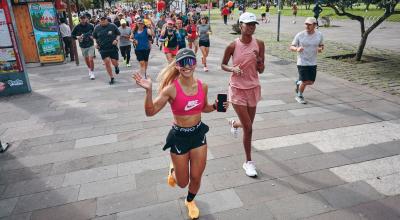 Grupo de corredores entrenando gracias a la iniciativa de Nike.