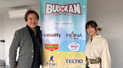 Ayumi Miyazaki y Crayon Yuchi durante la rueda de prensa previa a la inauguración del la Convención Budokan Quito 2024. 