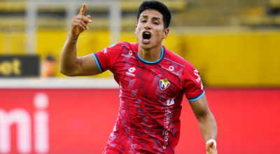 Daniel Patiño, de El Nacional, festeja un gol ante Mushuc Runa, en Quito, el 26 de mayo de 2024.