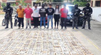 La Policía logró el decomiso de un cargamento de droga, tras un allanamiento en Los Ceibos, Guayaquil.
