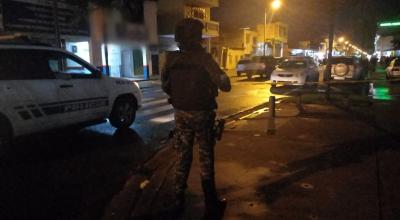 La Policía acudió a las calles Gómez Rendón y la 14, en Guayaquil, para investigar los asesinatos del 29 de abril.