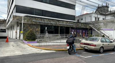 Imagen de la fachada del Ministerio de la Mujer, en el centro norte de Quito, este 27 de mayo.