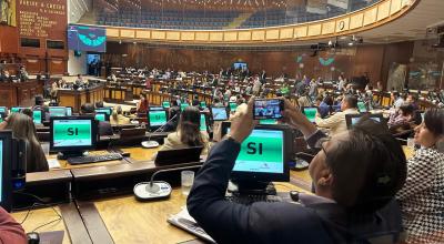 Por unanimidad la Asamblea aprobó la moción de censura al exministro, Juan Zapata.