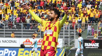 Jeison Medina, de Aucas, celebra durante un partido de LigaPro, el 6 de abril de 2024.