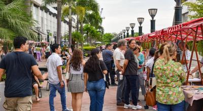 Imagen referencial. Personas caminan en Guayaquil, en febrero de 2024.