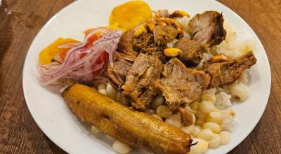 Fritada, plato típico de la cocina ecuatoriana. 