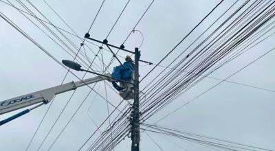 Imagen referencial de cortes de luz en Ecuador. 