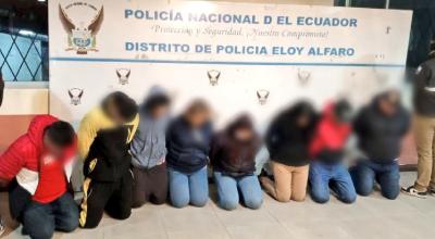 Ocho sujetos detenidos en Quito, el 20 de junio de 2024, por el delito de extorsión.