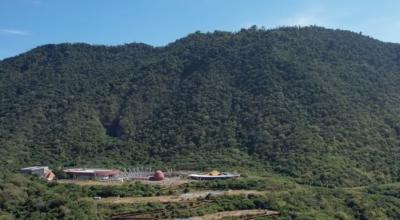 Vista del cerro Montecristi y ciudad Alfaro, en Manabí.