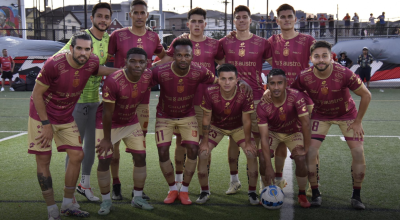 Los jugadores de Deportivo Cuenca, antes de un amistoso ante Emelec en Estados Unidos, el 11 de julio de 2024.