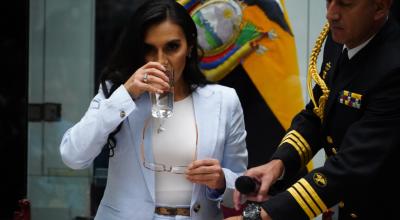 La vicepresidenta Verónica Abad en una rueda de prensa cuando aún estaba en Quito, Ecuador, 28 de noviembre de 2024.