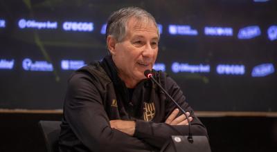 Ariel Holan, técnico de Barcelona SC, durante una rueda de prensa este 15 de julio de 2024.