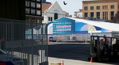 La entrada a la villa olímpica en Saint-Denis el 18 de julio de 2024.