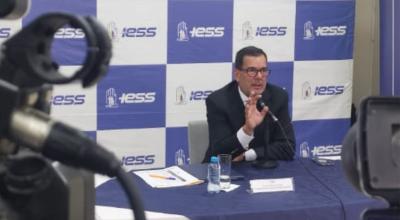 Eduardo Peña, presidente del Consejo Directivo del IESS, en una rueda de prensa el 18 de julio de 2024.