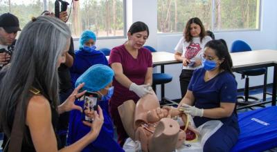 Alumnos de la UISEK en simulaciones médicas.