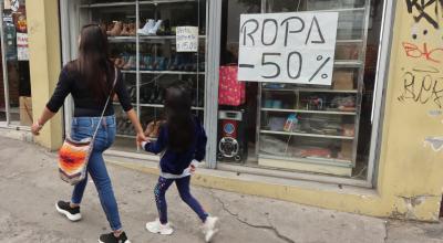 Comercios en la avenida de La Prensa y Mariscal Sucre, norte de Quito, el 16 de febrero de 2024