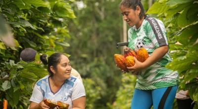 Recolectoras de cacao en la Amazonía de Ecuador.