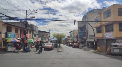 Negocios y vehículos en el barrio La Ecuatoriana, el 25 de julio de 2024.