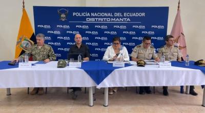 Rueda de prensa del Bloque de Seguridad en Manta.