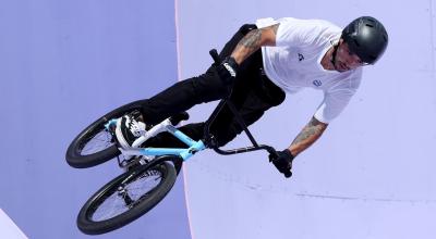 José Torres en acción en la disciplina de BMX freestyle este 31 de julio de 2024.