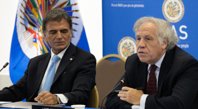 El secretario general de la OEA, Luis Almagro (der.), en una reunión el 29 de julio de 2024.