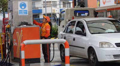 Imagen referencial de una gasolinera en Cuenca, el 4 de junio de 2024.