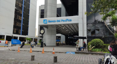 Imagen referencial de oficinas de Banco del Pacífico en Quito, diciembre de 2023.