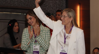 Annabella Azín, madre del Presidente de la República, en su ingreso al salón del hotel JW Marrriot, en Quito, este 9 de agosto de 2024, en la celebración de la convencion de ADN, donde fue nombrada candidata para encabezar la lista de ADN a asambleístas nacionales en las próximas elecciones legislativas.