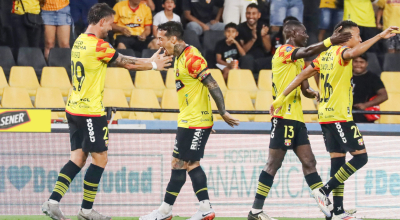 Jugadores de Barcelona SC celebrando su gol ante Independiente del Valle, 10 de agosto de 2024.