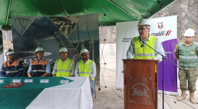 El ministro Energía, Antonio Gonçalves, en un recorrido por el proyecto hidroeléctrico Toachi Pilatón, el 16 agosto de 2024.