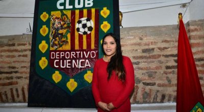 Nathaly Villavicencio, presidenta del Deportivo Cuenca, reconoció el error de miembros del club al no realizar el pago a tiempo.