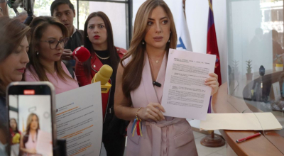 La asambleísta Lucía Jaramillo en el Tribunal Contencioso Electoral, en Quito, el 19 de agosto de 2024.