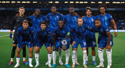 Los jugadores del Chelsea posan para una foto en Stamford Bridge, el jueves 22 de agosto de 2024.