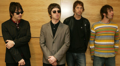 Gem, Noel Gallagher, Andy Bell y Liam Gallagher, integrantes de la banda Oasis, el 25 de febrero de 2006 en Hong Kong.