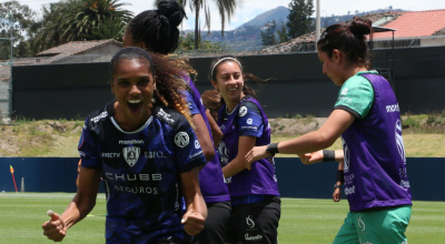 Jugadoras de Dragonas IDV festejando su gol ante Barcelona SC, 24 de agosto de 2024.