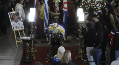 Familiares, amigos y aficionados asisten al velorio del jugador Juan Manuel Izquierdo, 29 de agosto de 2024.