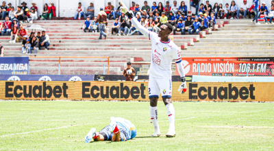 El arquero David Cabezas, durante el partido de El Nacional ante Deportivo Cuenca, el 31 de agosto de 2024.